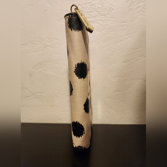 EUC Betsey Johnson spotted wallet - Picture 5 of 13